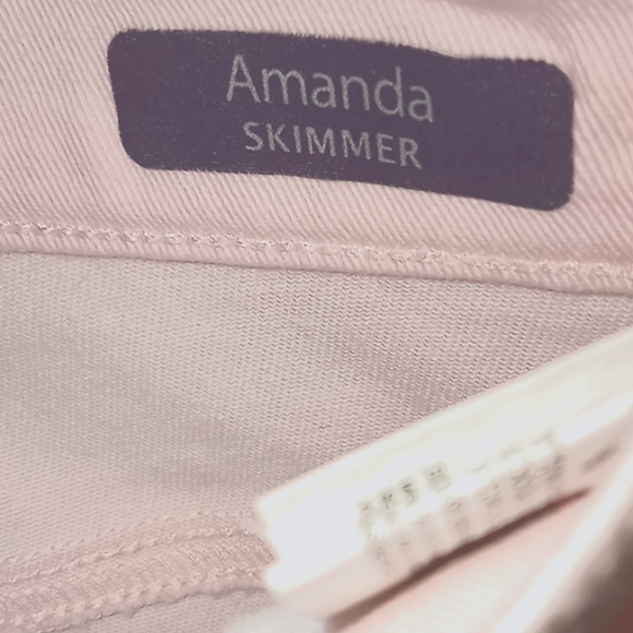 Gloria Vanderbilt Bedazzled Pink Amanda Skimmer Crop Jeans-#1503 - Picture 4 of 13